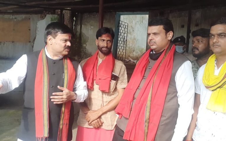बिहार के चुनाव प्रभारी देवेंद्र फडणवीस पहुंचे रजरप्पा मंदिर बिहार में जीत का लिया आशीर्वाद