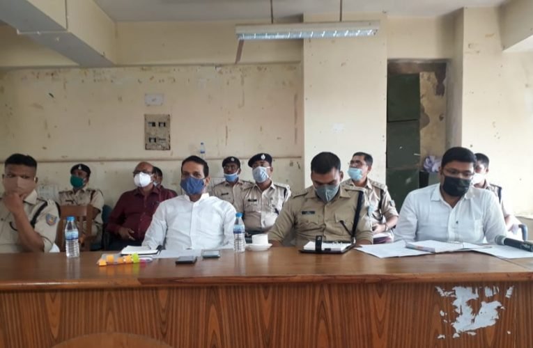 दुर्गा पूजा को लेकर उपयुक्त की अध्यक्षता में शांति समिति की बैठक.