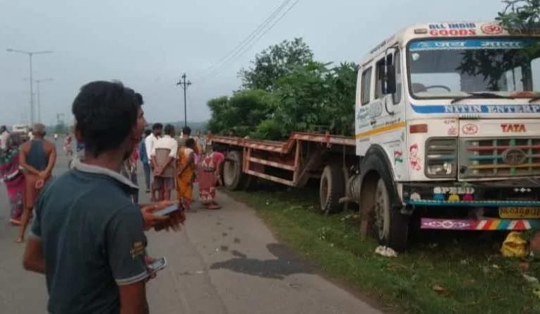 जमशेदपुर के मरीन ड्राइव पर मॉर्निंग वॉक कर रह व्यक्ति की ट्रेलर की चपेट में आने से मौत,ट्रेलर चालक फरार हुआ