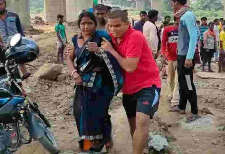 धनबाद// महुदा थाना क्षेत्र स्थित दामोदर नदी में मंगलवार को नहाने के दौरान डूबने से दो लोगों की मौत हो गई