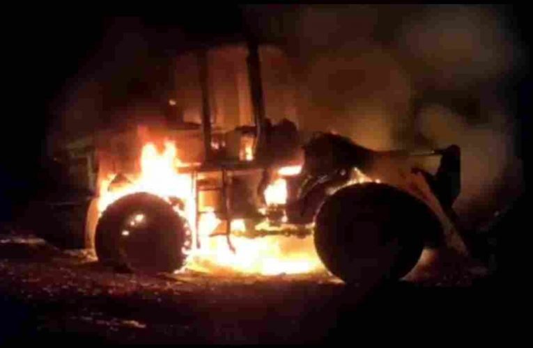 चतरा में नक्सलीयों ने मचाया तांडव, कई वाहनों को किया आग के हवाले