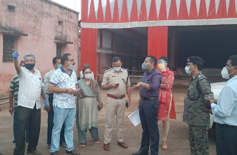 उपायुक्त नें दुर्गा पंडालों का किया निरीक्षण.