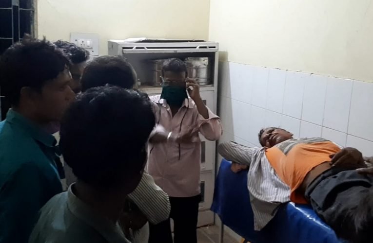 घायल के परिजनों का अस्पताल में हंगामा.