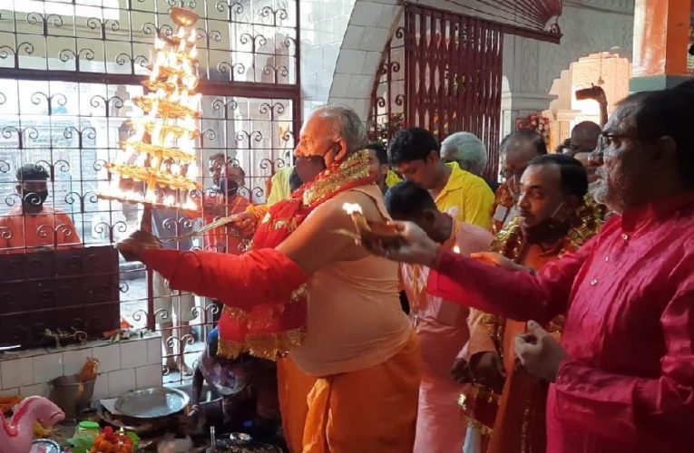 कोरोना का डर , मंदिर में श्रद्धालुओ की कमी