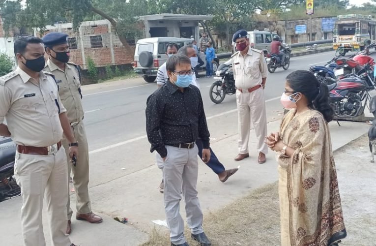 अनुमंडल पदाधिकारी ने किया दुर्गापूजा पंडालों का निरीक्षण.