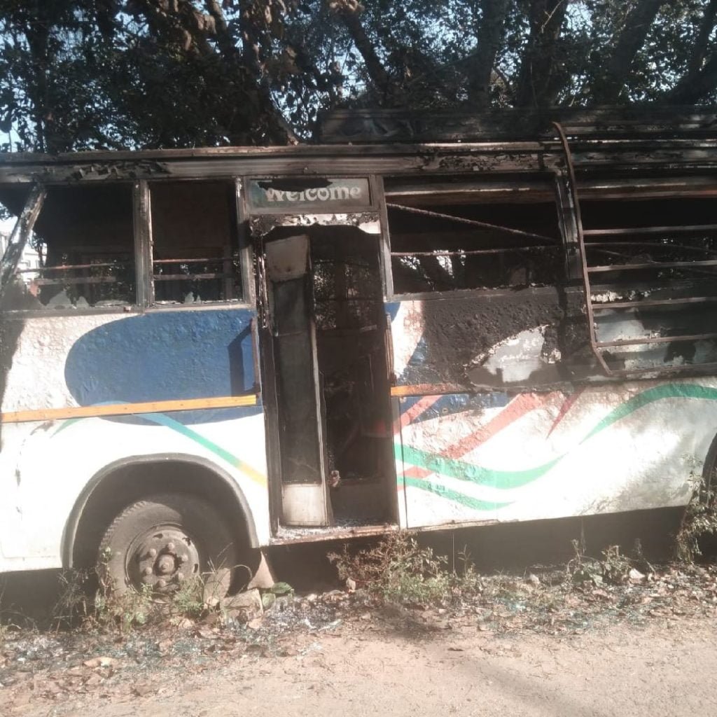 खड़ी बस में लगी आग, एक व्यक्ति की जलकर मौत. 6 IMG 20201026 WA0001 resize 44 1