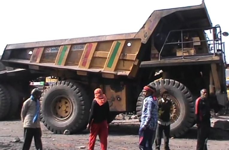 चोरों ने दहशत फैलाने के लिए किया हवाई फायरिंग.