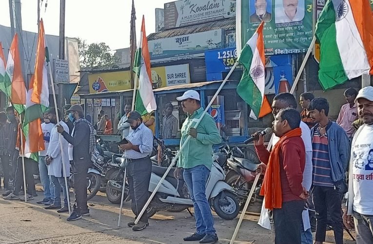 शहीद अभिषेक कुमार साहू का पार्थिव शरीर को सम्मान.