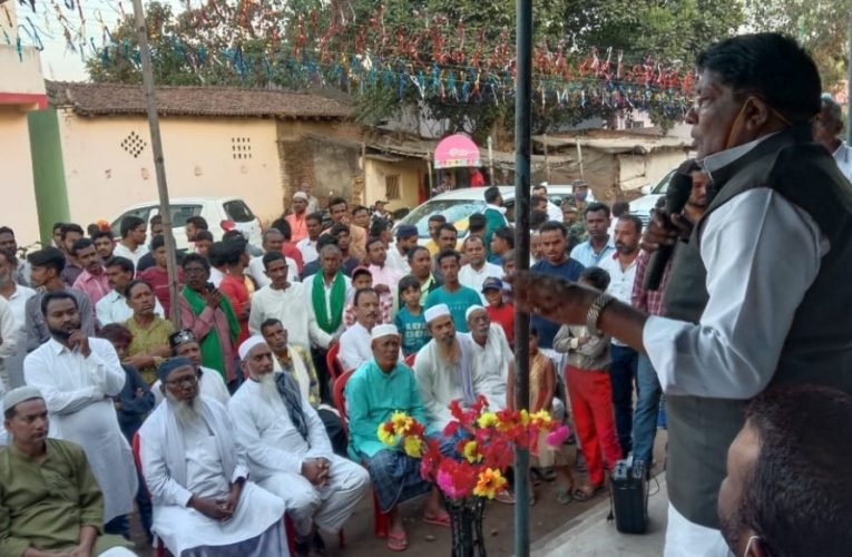 रघुवर दास ने झारखंड के खजाने को खाली करने का काम किया- मंत्री डॉ. रामेश्वर उरांव