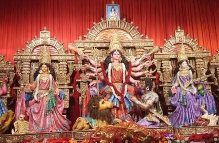 प्रशासन नें दुर्गा पूजा समितियों को एक बार फिर किया आगाह.