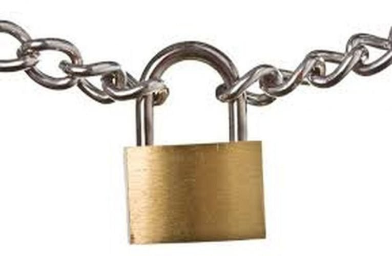 कोविड-19 दिशा निर्देशों के उल्लंघन पर 05 दुकानें सील.