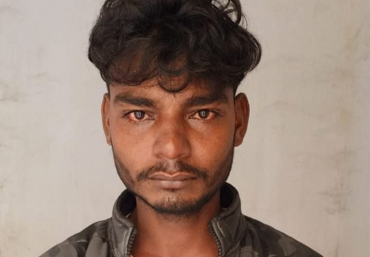 चोरी की बाईक के साथ युवक गिरफ्तार.