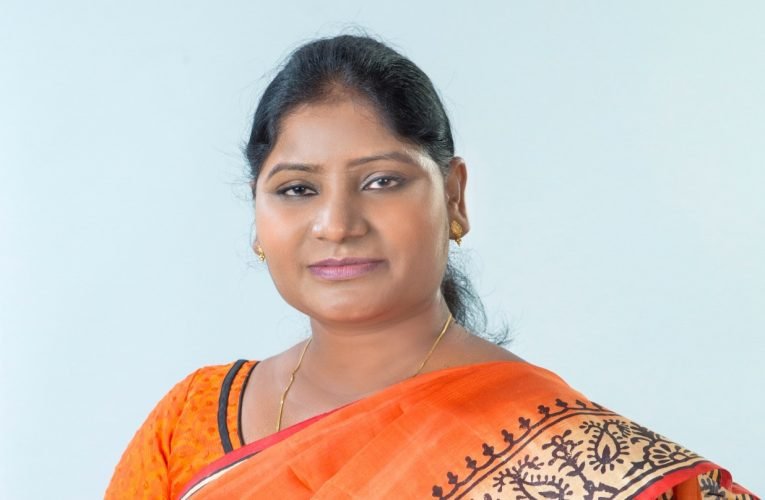 महापौर की अध्यक्षता में राजस्व संग्रह का कार्य कर रही एजेंसी श्री पब्लिकेशन एंड स्टेशनर्स प्राइवेट लिमिटेड के दस्तावेज को लेकर हुई बैठक.