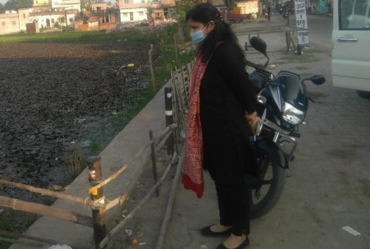 हजारीबाग की नगर आयुक्त माधवी मिश्रा नें शहर के विभिन्न तालाबों का किया निरीक्षण.
