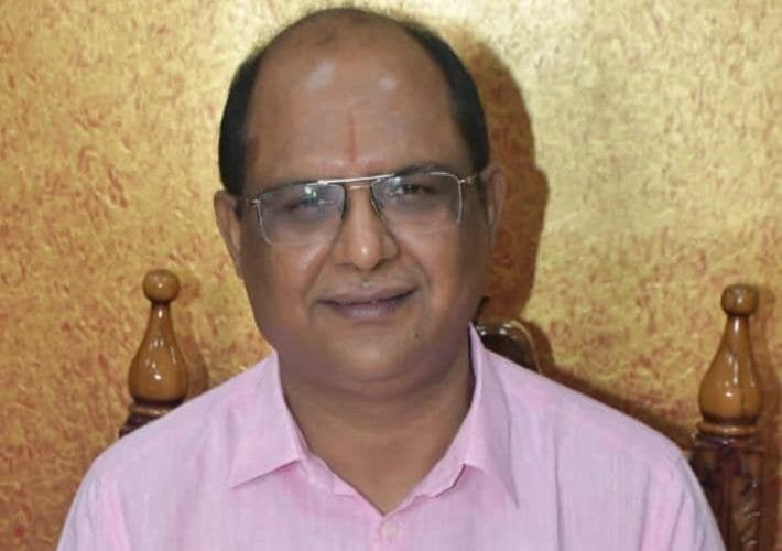 छठ पूजा समिति के प्रतिनिधियों ने डिप्टी मेयर संजीव विजयवर्गीय से मुलाकात की.