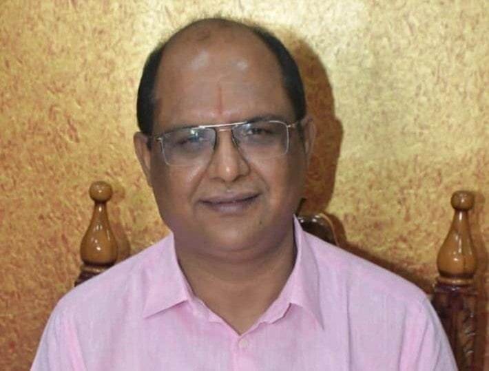 छठ पूजा समिति के प्रतिनिधियों ने डिप्टी मेयर संजीव विजयवर्गीय से मुलाकात की. 4 20201118 213454