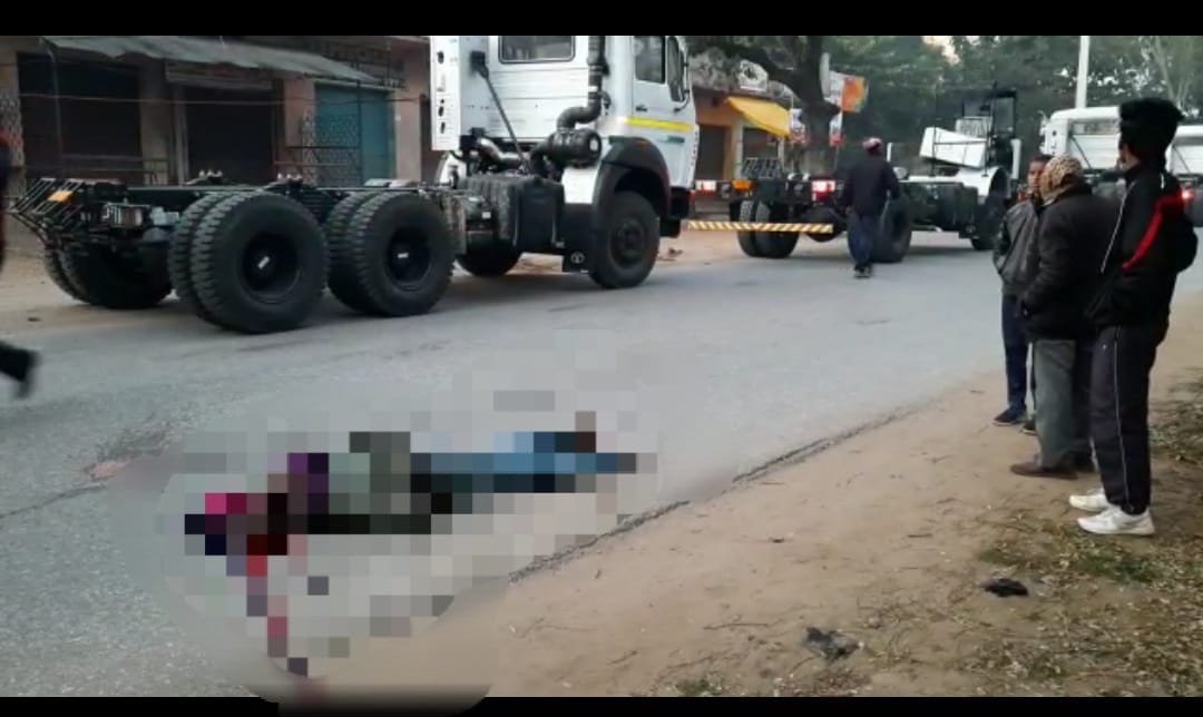 गढ़वा शहर में फिर दिखा रफ्तार का कहर, हादसे में दो की मौत. 4 20201123 085500