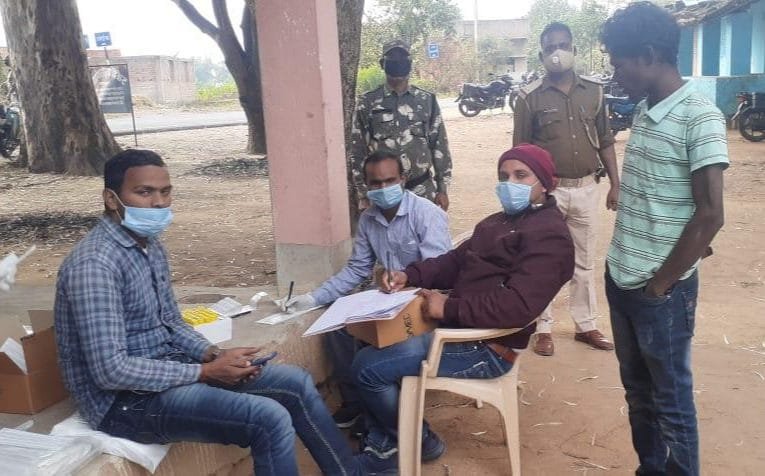 मारंगलोइया पिकेट में कोविड-19 की जांच की गई.