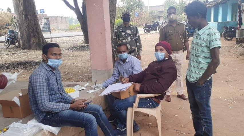 मारंगलोइया पिकेट में कोविड-19 की जांच की गई. 4 20201126 184008