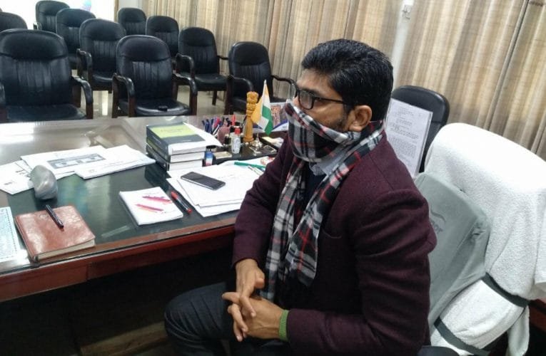 एटीएम में नकदी की उपलब्धता को लेकर उपायुक्त अबु इमरान ने की पहल.