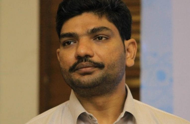 उपायुक्त अबु इमरान ने की प्रधानमंत्री आवास की समीक्षा किया.