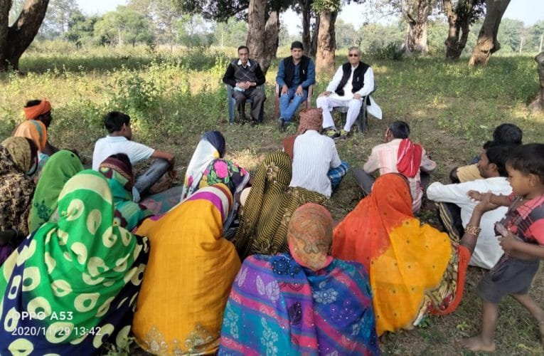 भारतीय कम्यूनिस्ट पार्टी की ग्रामीणों के साथ हुई बैठक.