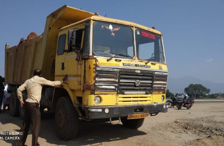 सड़क दुर्घटना में युवक की मौत.