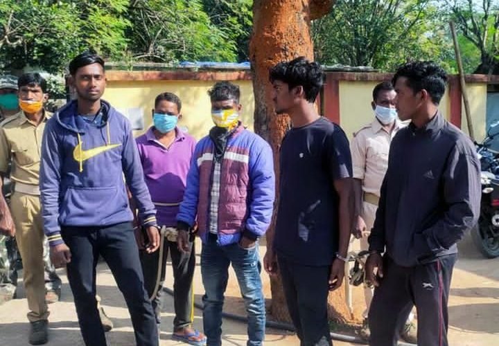 दो युवकों की हत्या मामले में पुलिस ने पांच को किया गिरफ्तार.