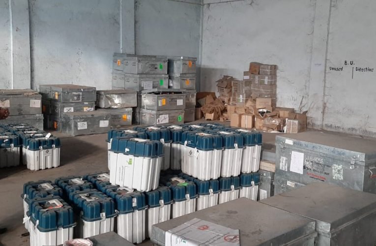 उपायुक्त द्वारा ईवीएम-वीवीपैट वेयर हाउस का निरीक्षण कर लिया गया वस्तुस्थिति का जायजा.