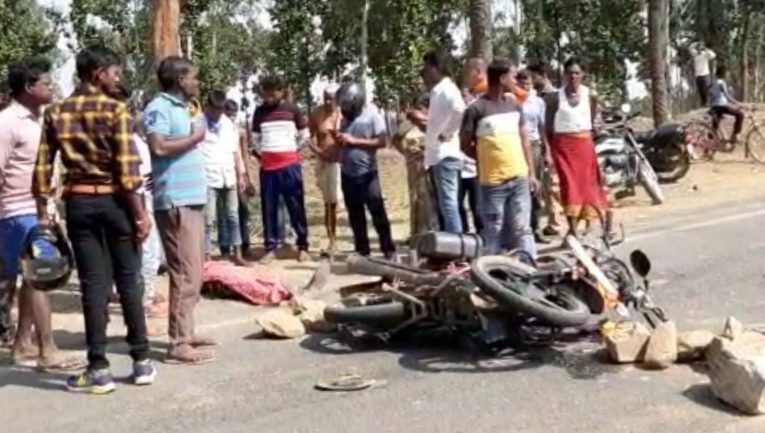 बाइक सवार की सड़क दुर्घटना में मौत.