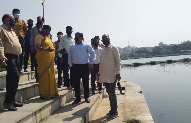 छठ महापर्व की तैयारी को लेकर मेयर नें विभिन्न तालाबों का निरीक्षण किया.