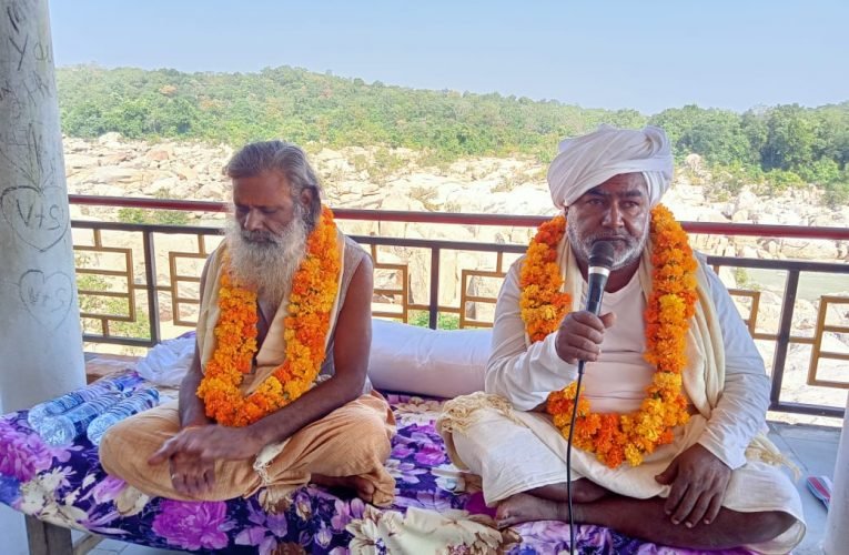 दानगदी शिव मंदिर प्रबंध समिति के अध्यक्ष दशरथ सिंह बने.