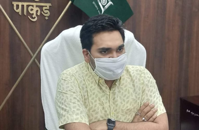 सार्वजनिक स्थानों पर पटाखा छोड़ने की अनुमति नहीं, घरों में भी सशर्त इजाजत.