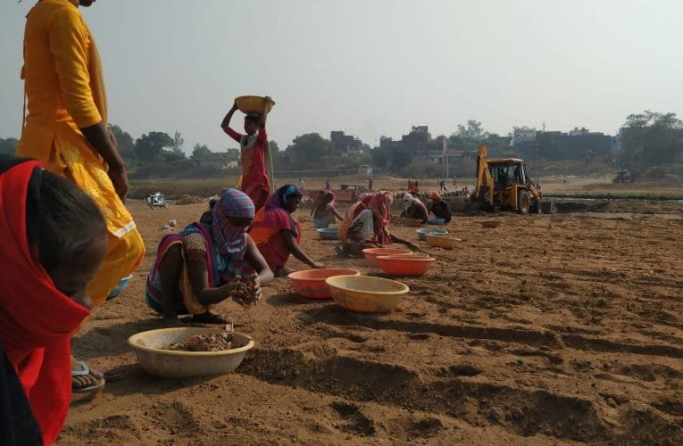 छठ को लेकर जारी सरकारी गाइडलाइन से छठ व्रती मायूस.