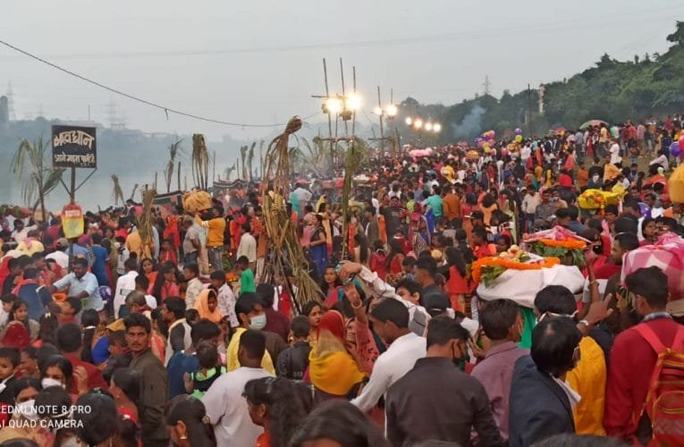 कोरोना महामारी के पर भारी पड़ा श्रद्धा भक्ति और धर्म की आस्था.