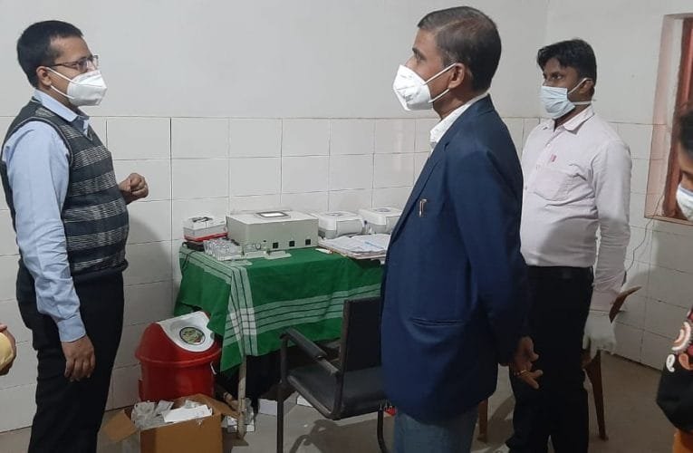 उपायुक्त ने किया गावां प्रखंड के सामुदायिक स्वास्थ्य केंद्रों का किया गया निरीक्षण.