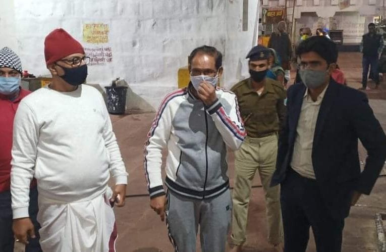 बाबा मंदिर में बिना मास्क के श्रद्धालुओं का प्रवेश होगा वर्जित.