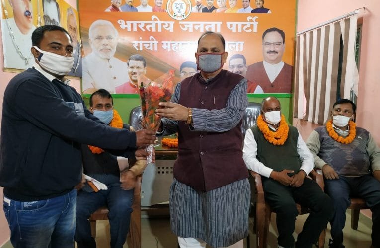 जनता के सुख-दुःख में भागीदार बनना कार्यकर्ताओं का पहला लक्ष्य : सी पी सिंह.