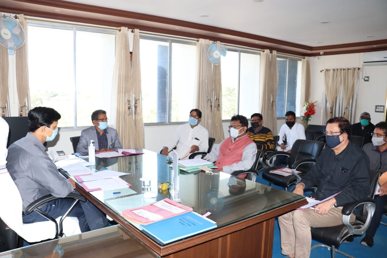 जिले मे चल रहे योजनाओं की जानकारी डीडीसी नें दी. 2 IMG 20201128 WA0070