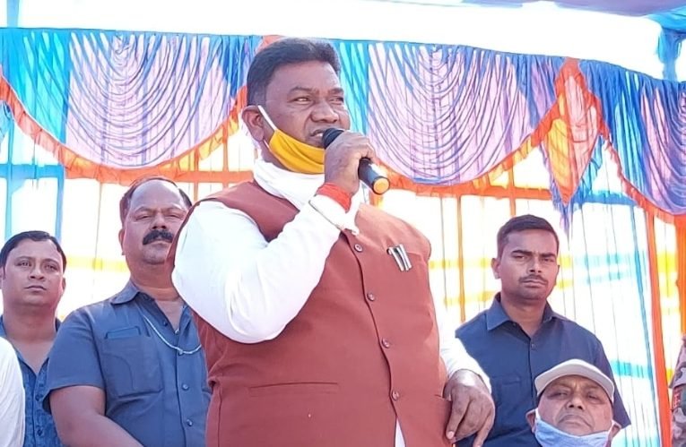 दो दिवसीय दौरे पर मंत्री सत्यानंद भोक्ता पहुंचे चतरा