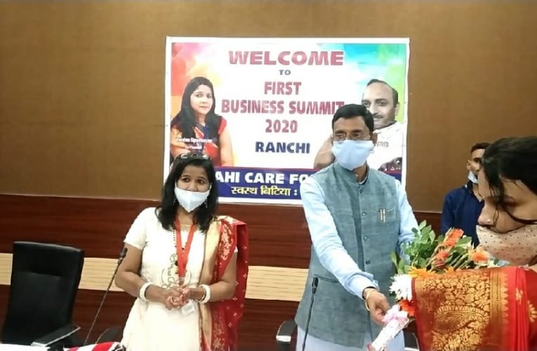 जानिए क्यों सांसद संजय सेठ ने महिलाओं का किया सम्मान