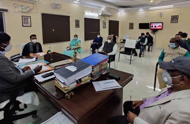 एम्स के प्रगति निर्माण कार्यों की समीक्ष उपायुक्त श्री मंजूनाथ भजंत्री द्वारा किया गया.