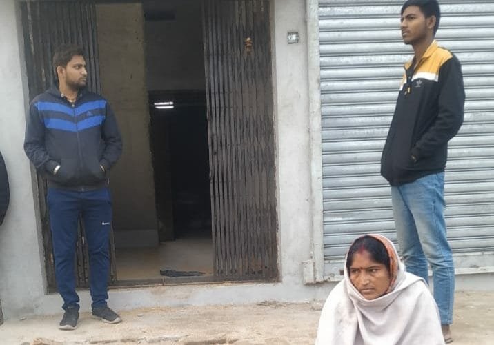 गोदाम में लगातार दो दिन टूटे ताले, 90 बोरा धान गायब.