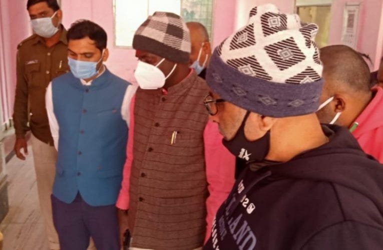 नव वर्ष के आगमन को लेकर उपायुक्त ने विधि-व्यवस्था व सुरक्षा-व्यवस्था को लेकर बाबा मंदिर का किया निरीक्षण.