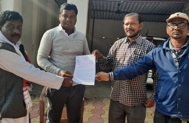 झारखंड आंदोलनकारी संघर्ष मोर्चा का प्रतिनिधिमंडल विधायक राजेश कच्छप से मिला.