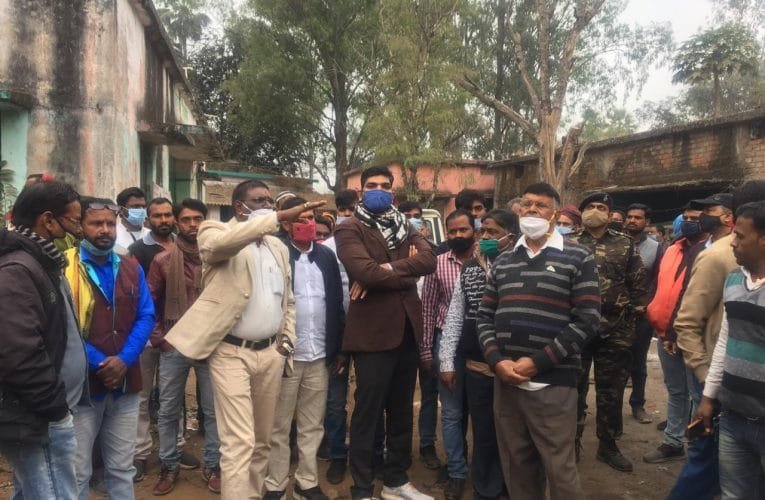 चनाचूर कारखाने में की गयी छापेमारी , मिली कई अनिमियता, कारखाने को किया गया सील.