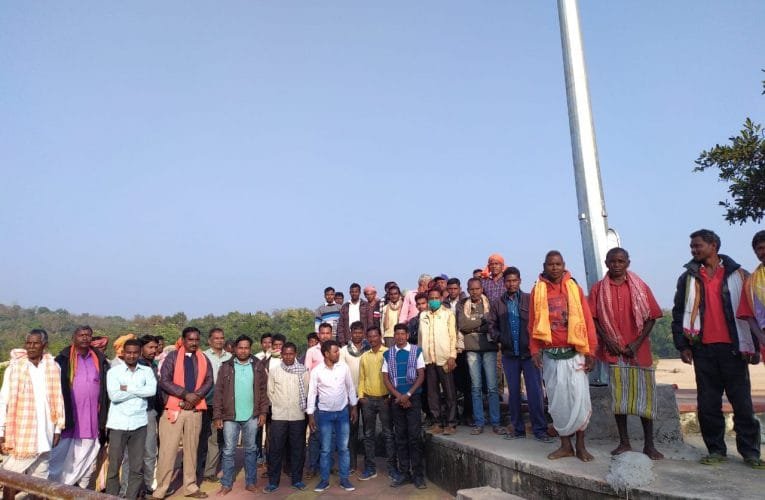 नए वर्ष का जश्न, आपके स्वागत में तत्पर दनगद्दी.