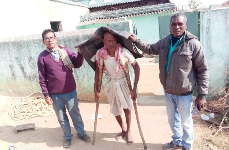 गरीबों एवं असहाय वृद्ध को कंबल वितरण किया गया.