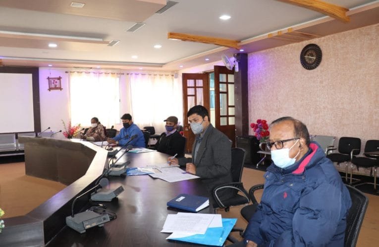 नेहरू युवा केंद्र के माध्यम से चलाए जा रहे हैं कार्यक्रमों की हुई समीक्षा.