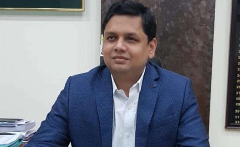 उपायुक्त के अपील पर बोकारो जिला के 12,727 संपन्न लोगों ने राशन कार्ड सलेंडर किया.